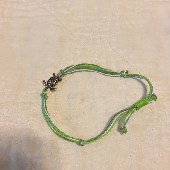 Four set to pure Vida and two generic never been used cute bracelets - Picture 5 of 5